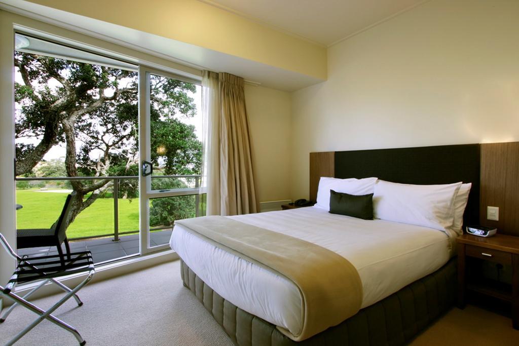 Vr Takapuna Auckland Exteriör bild A bedroom at the hotel