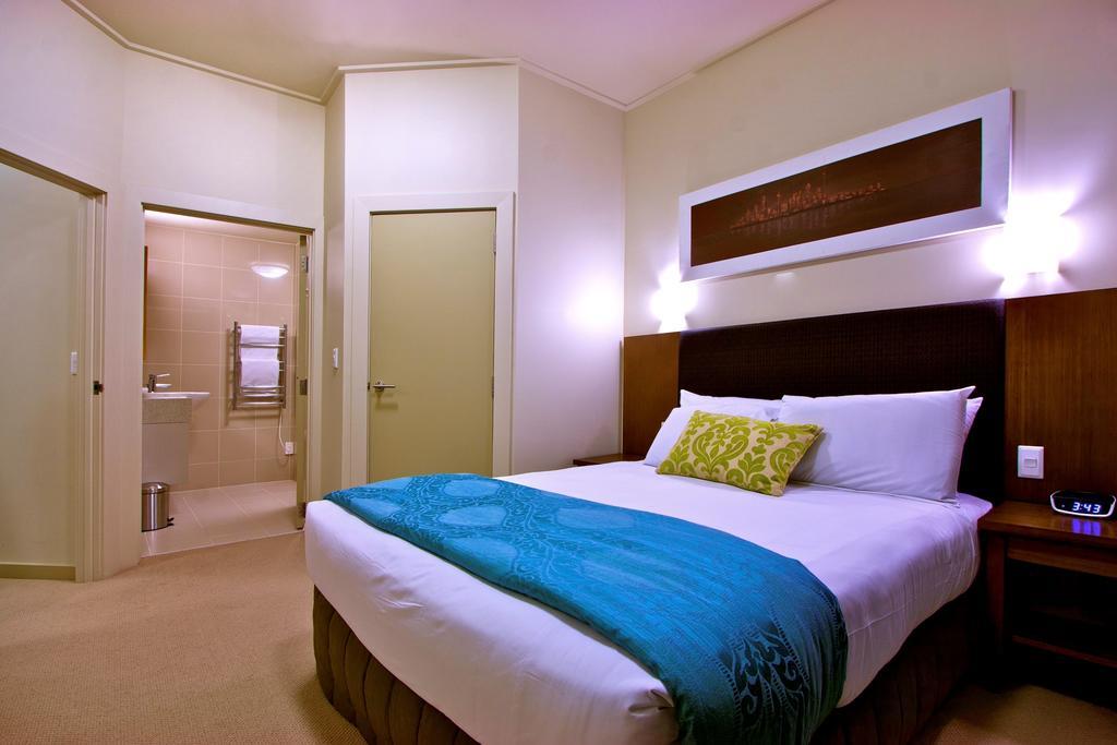 Vr Takapuna Auckland Exteriör bild A bedroom at the hotel