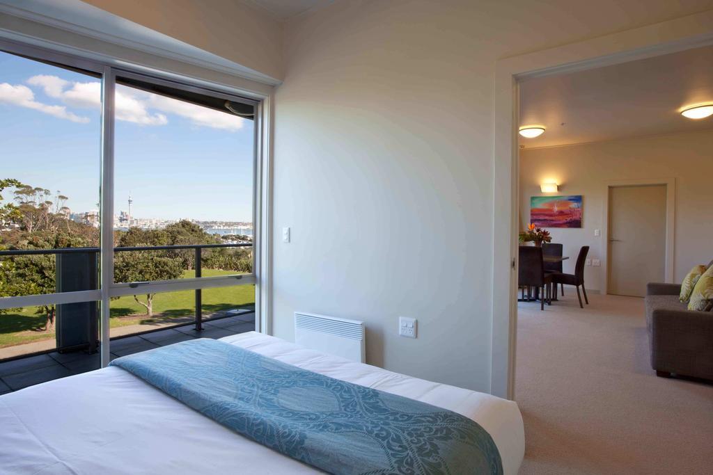 Vr Takapuna Auckland Exteriör bild A typical apartment at the hotel
