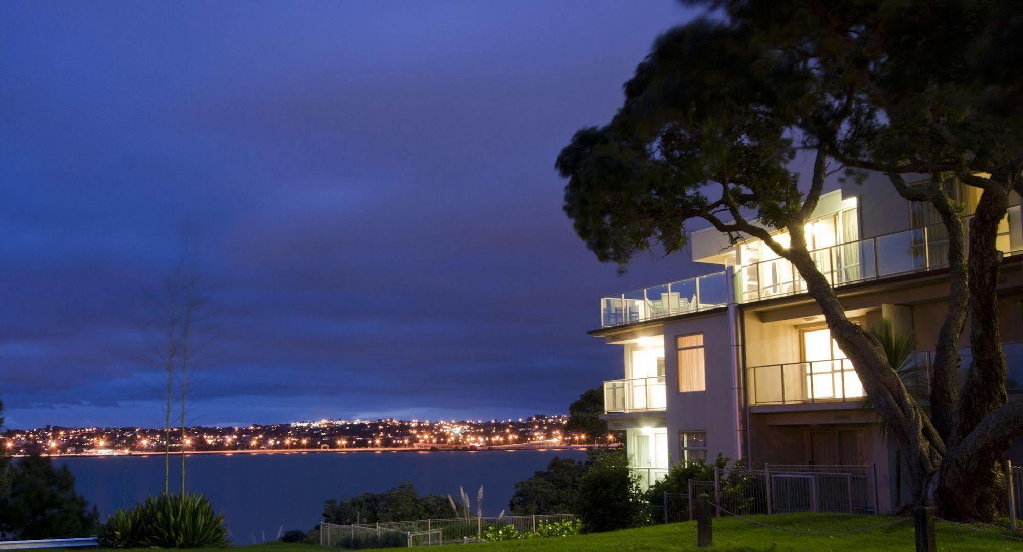 Vr Takapuna Auckland Exteriör bild Apartments overlooking the bay